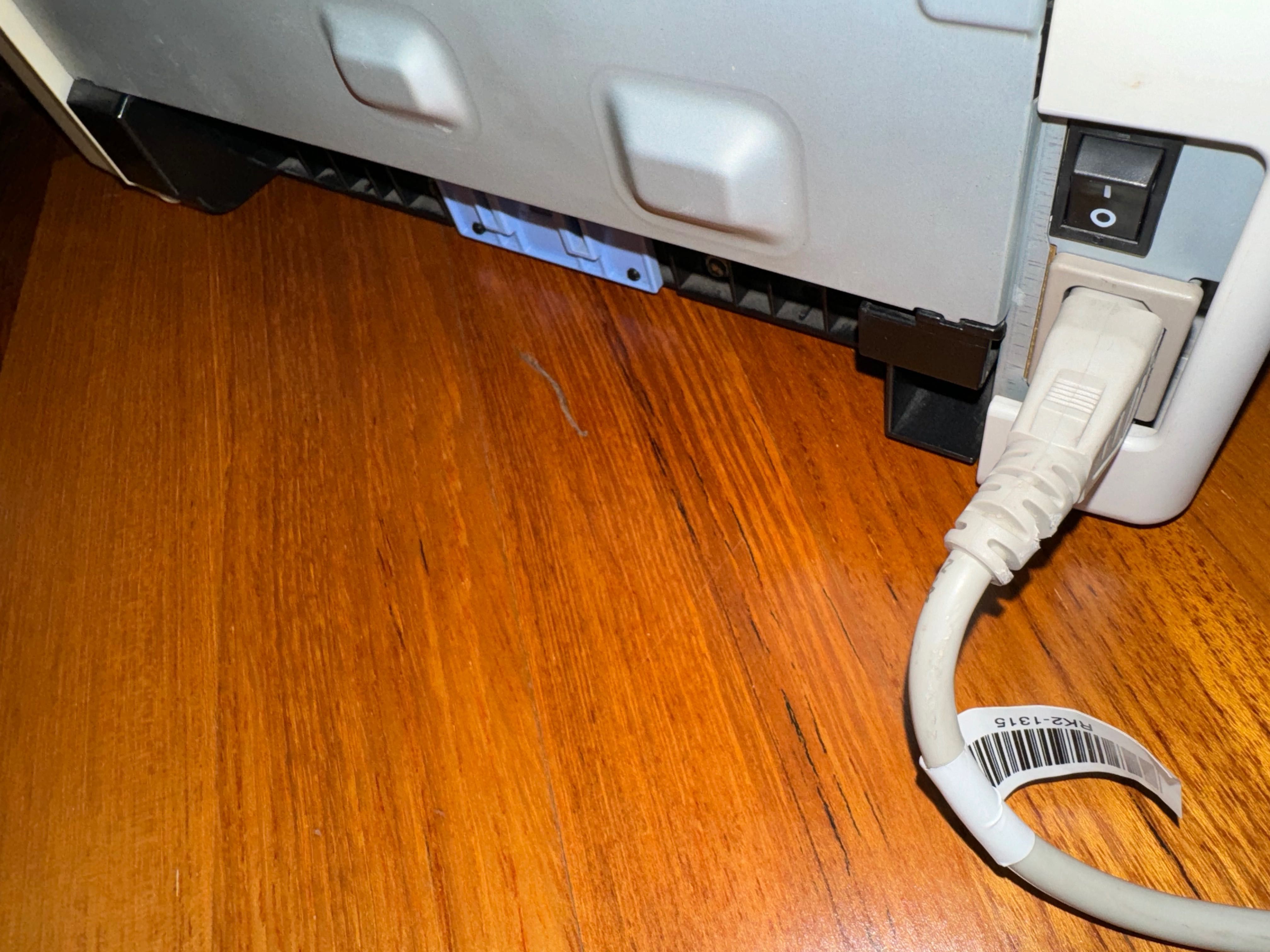 Продам легендарный лазерный принтер HP LaserJet 1022 картридж, кабеля