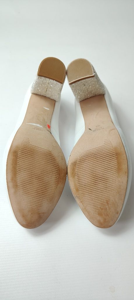 Białe buty ślubne na obcasie damskie LAB rozm 41/42 wkład 26 cm skóra