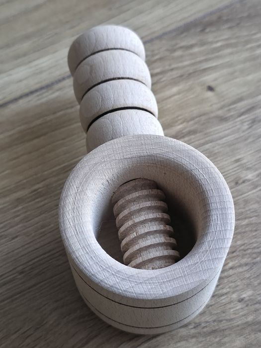 Dziadek do orzechow otwieracz do orzechow drewniany nowy