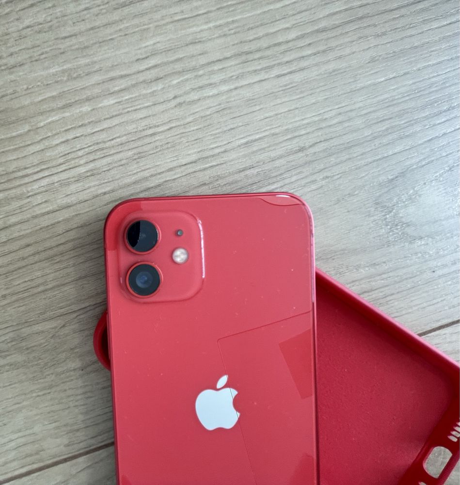 Iphone 12 com bateria a 96%
