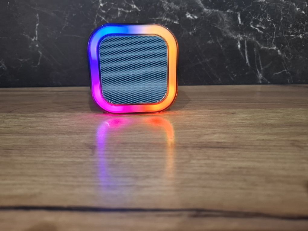 Głośnik led Przenośny karaoke mikrofon bezprzewodowy usb aux bluetooth