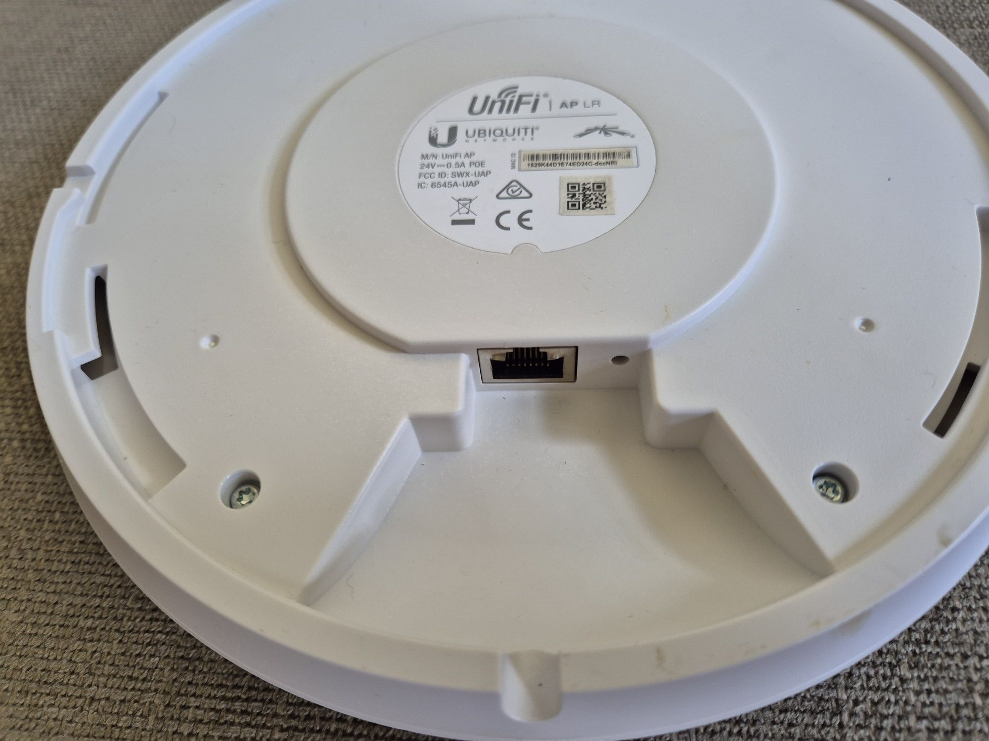 WiFi точки  з дальнім радіусом Ubiquiti UniFi 6545A UAP AP-LR.