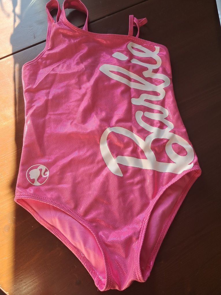 Kostium jednoczęściowy Barbie roz. 140 metalizowany różowy