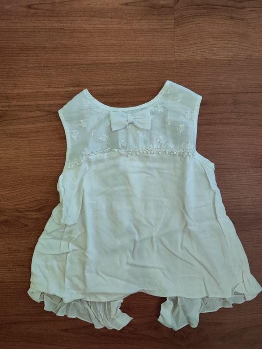 Blusa branca de menina