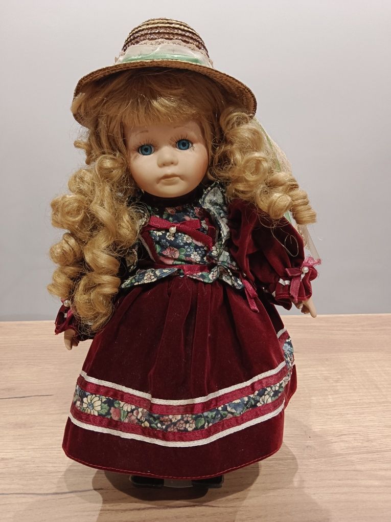 Porcelanowa lalka vintage retro