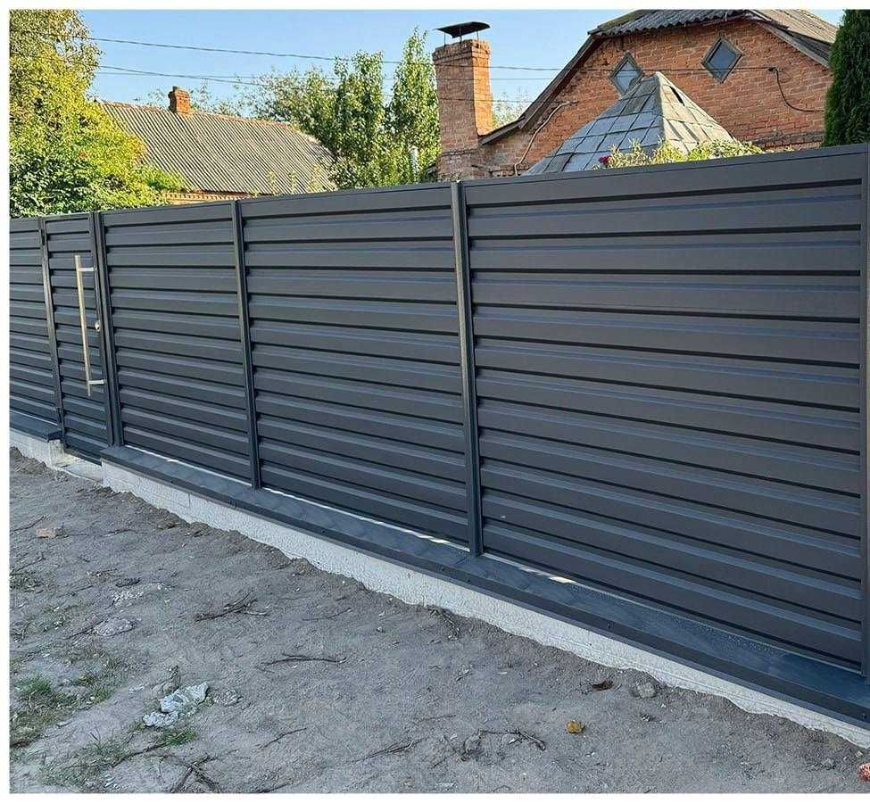Забор з горизонтального профнастилу. Стильно і практично