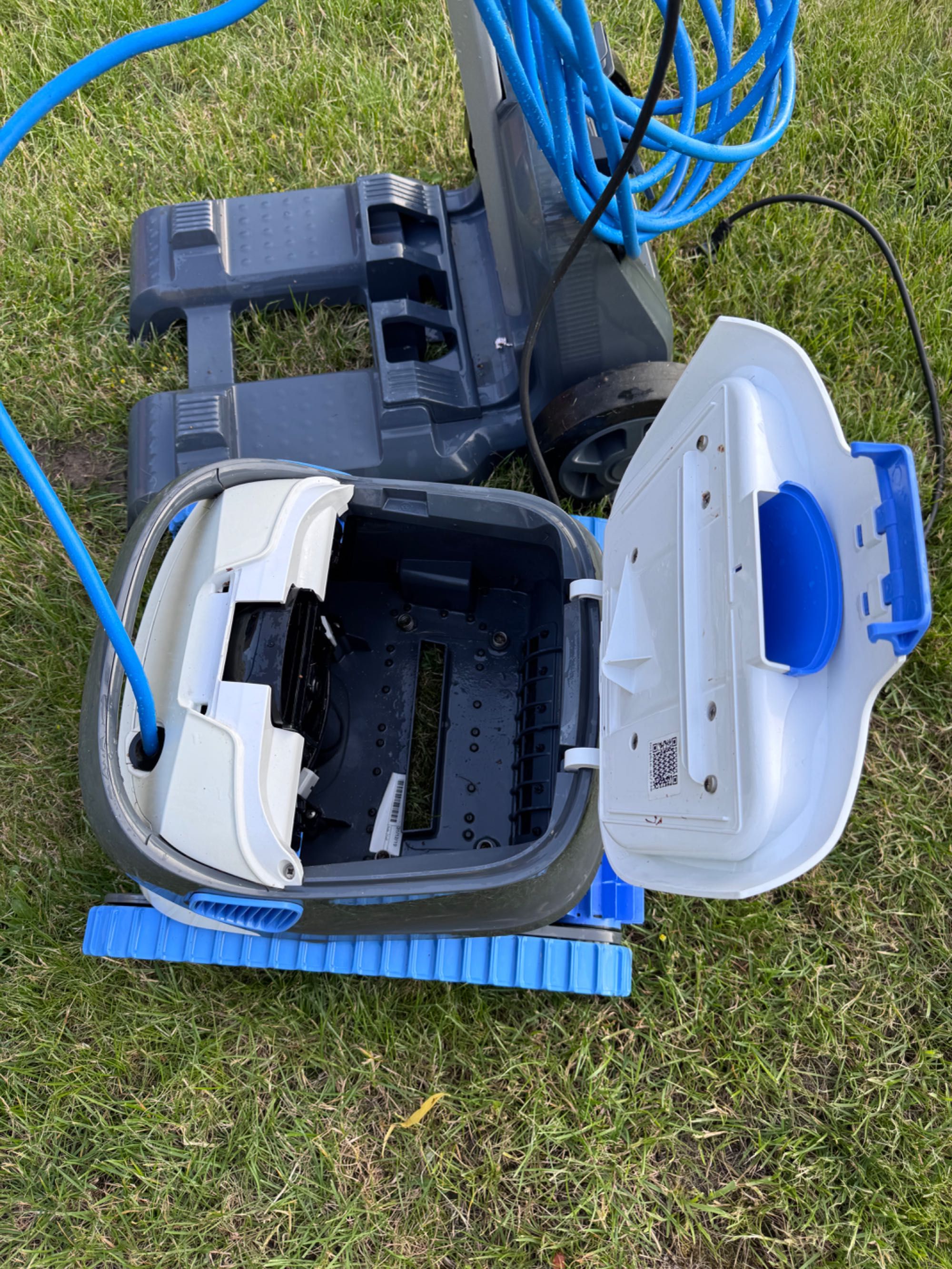Odkurzacz  do  basenu  DOLPHIN S300I