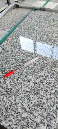 Pavimento granito cinzento polido CLx30x1.5cm