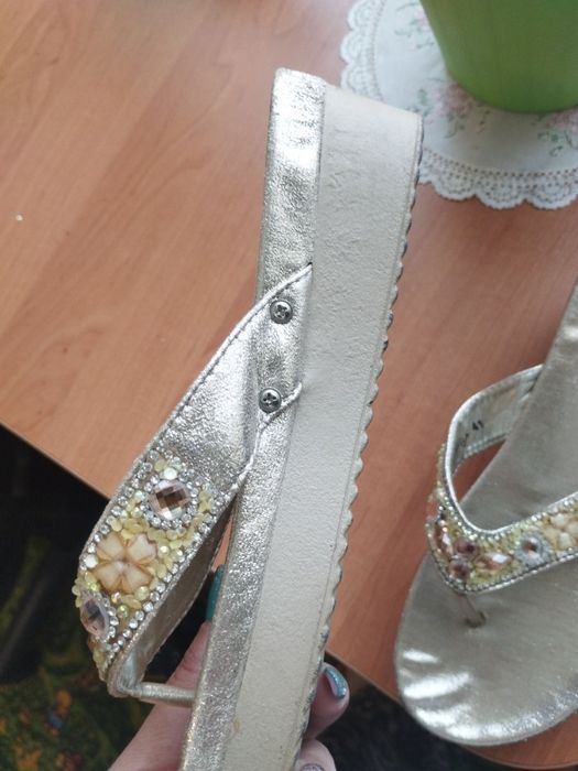 Продам шльопанці