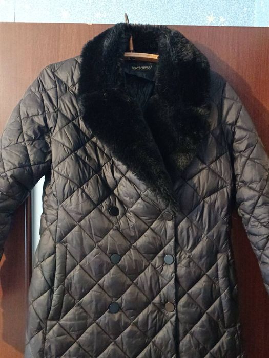 Жіноче, стьобане пальто розмір 46 в ідеальному стані