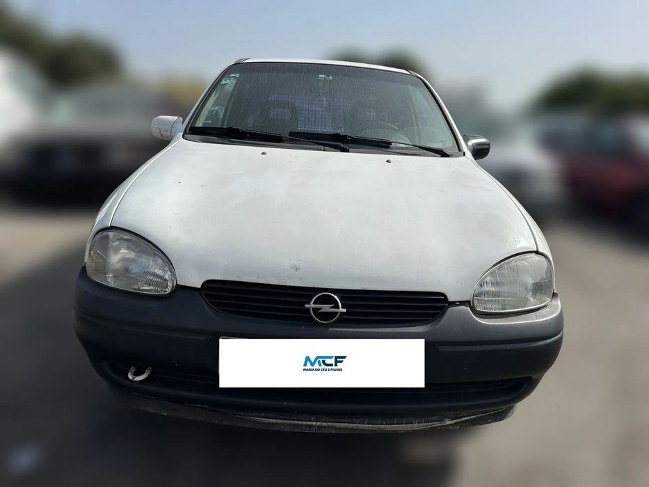 Opel Corsa B 1.7D de 2000 para peças