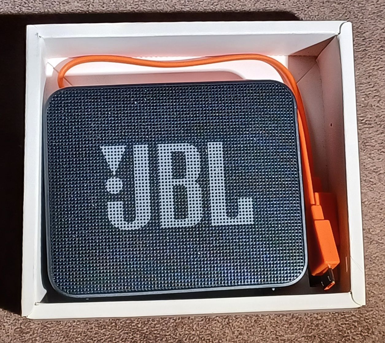 jbl go essential