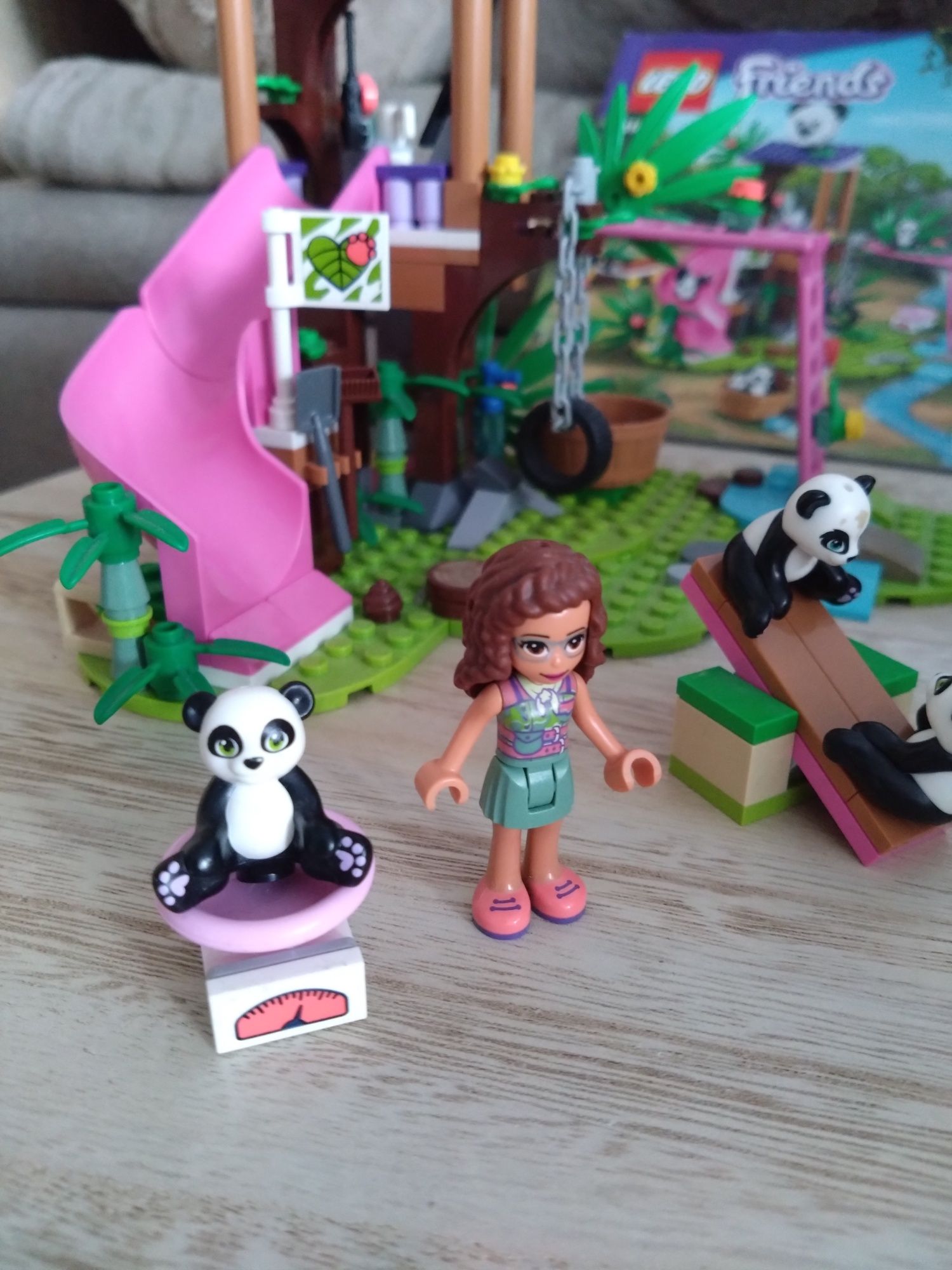 LEGO Friends 41422, domek pand na drzewie