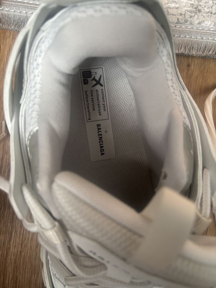 Balenciaga Track 3.0 LED Білого кольору
