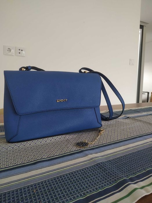 Carteira DKNY semi-nova