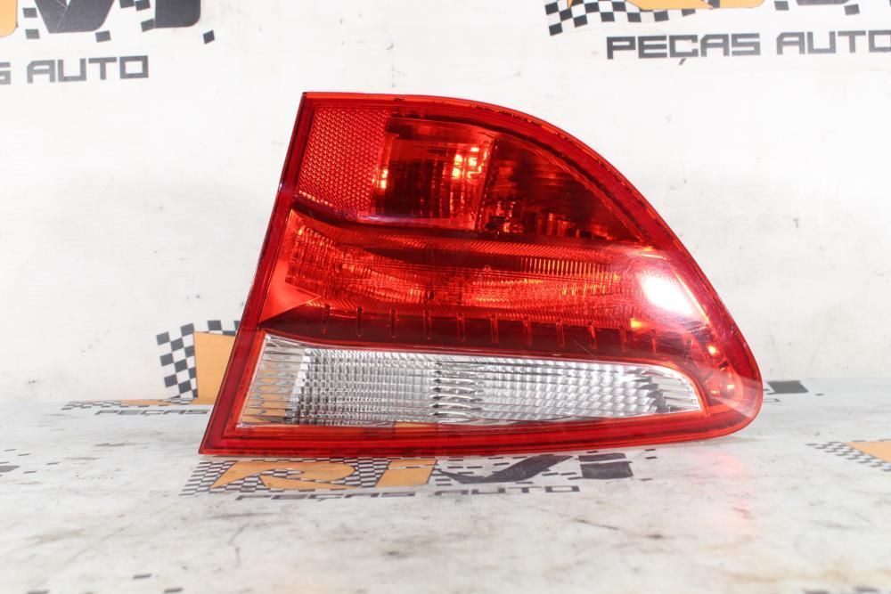 Farolim Direito Seat Exeo St (3R5)  3R9945094 / 89500361 / Mala Passag