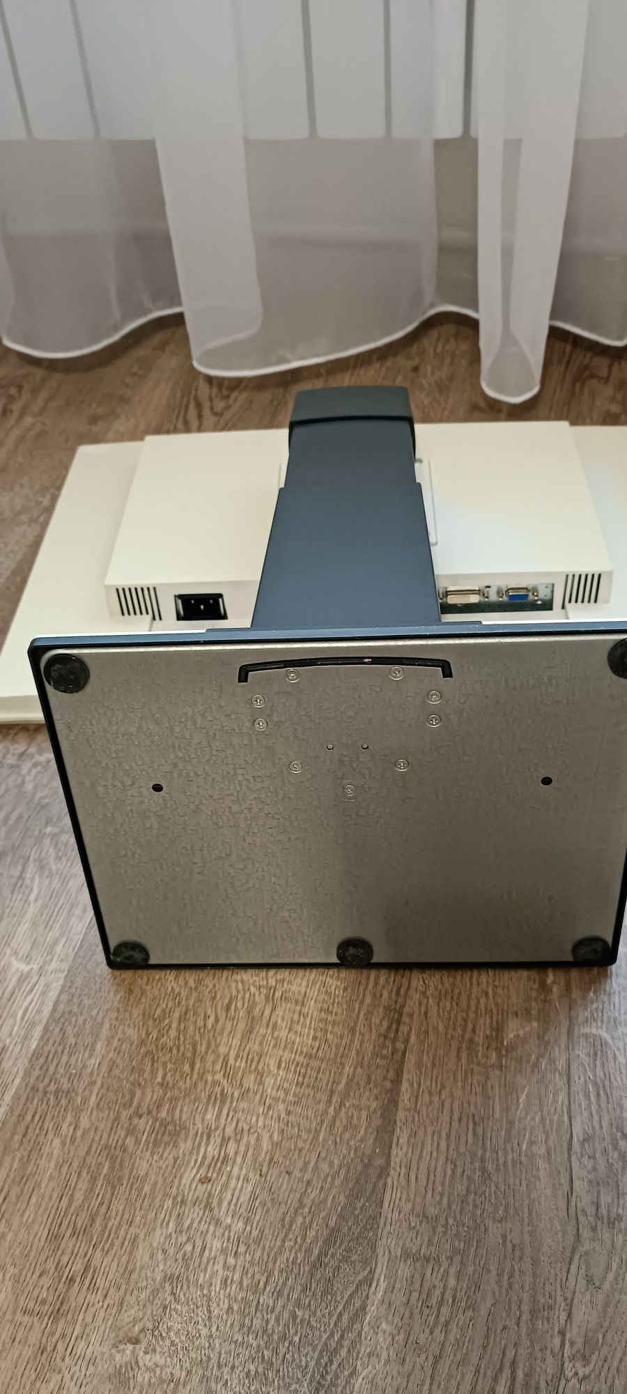 Монітор Fujitsu B22W-5 / 22" (1920x1200)

2 000 грн.