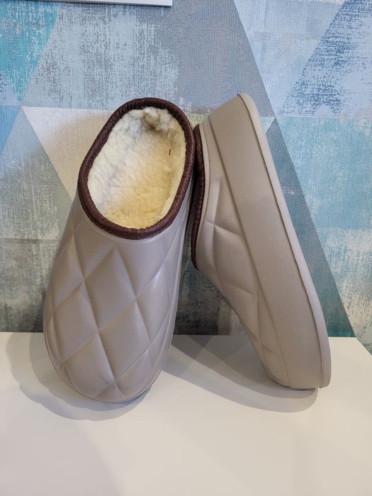 Утепленные тапочки сабо бежевые