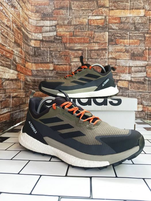 Кросівки adidas gore-tex (42р.27 см)