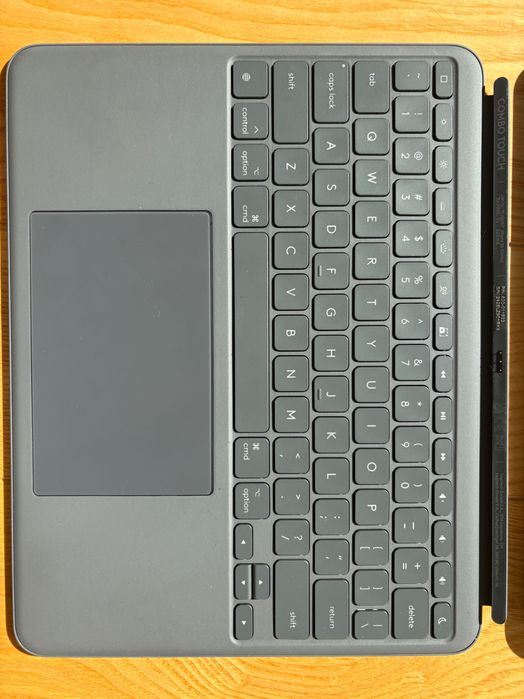 Logitech Combo Touch Klawiatura do iPad Air 13 cali