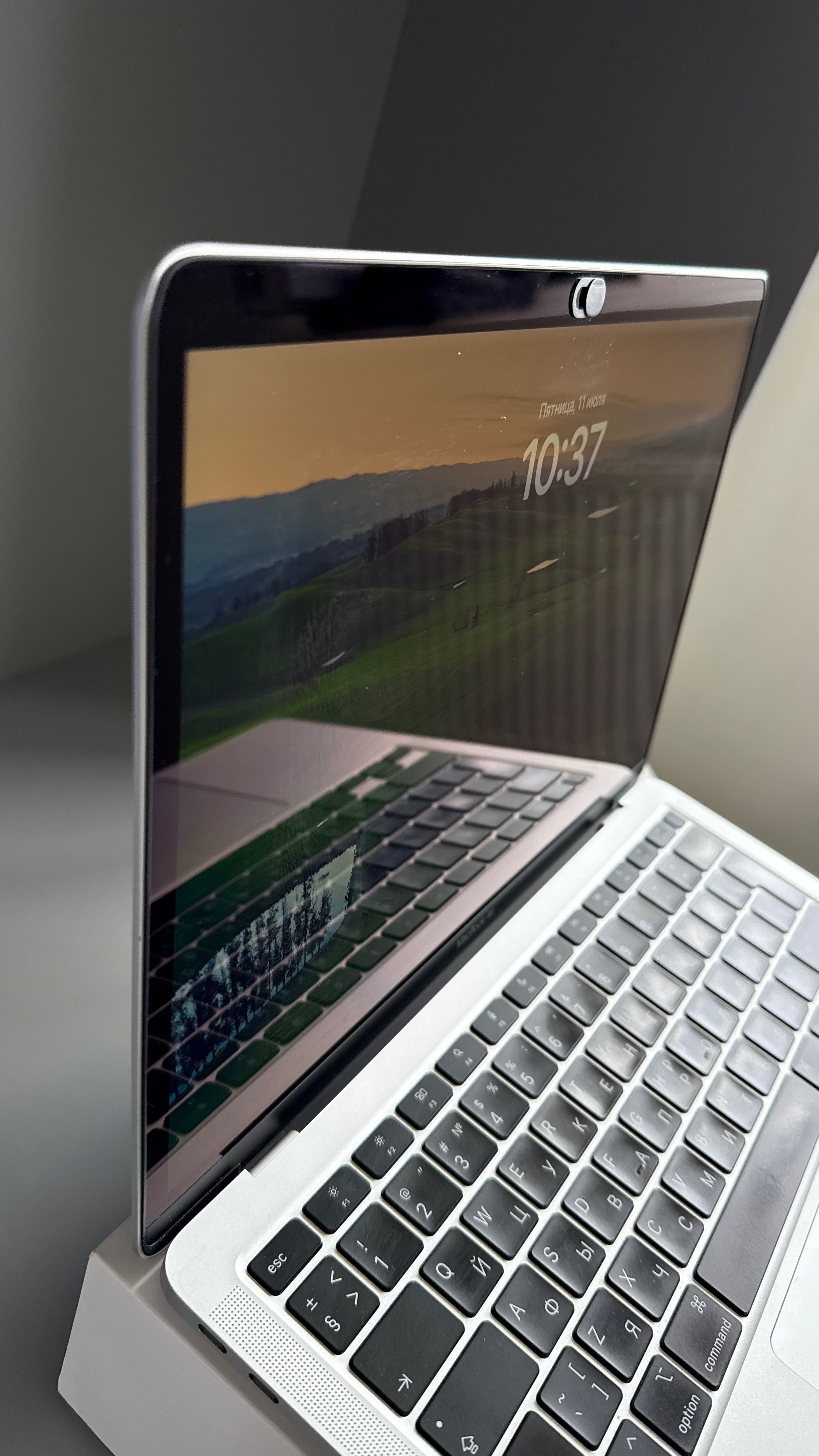 MacBook Air 13″ (2020, M1, 8 ГБ/256 ГБ)