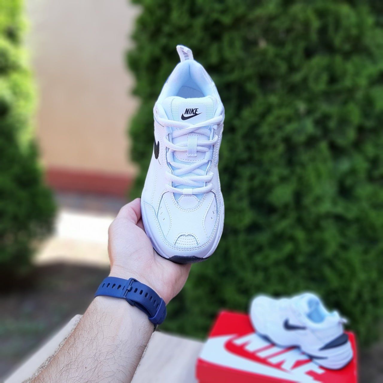 Жіночі кросівки nike m2k tekno білі з чорним