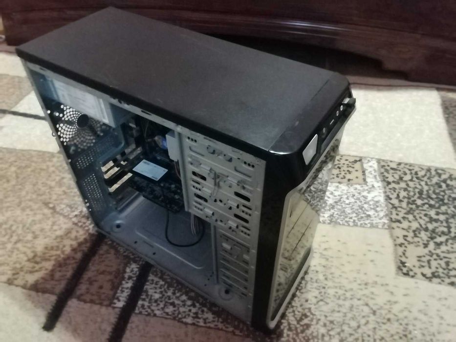 Сиситемний блок . Монітор. Комплектуючі.