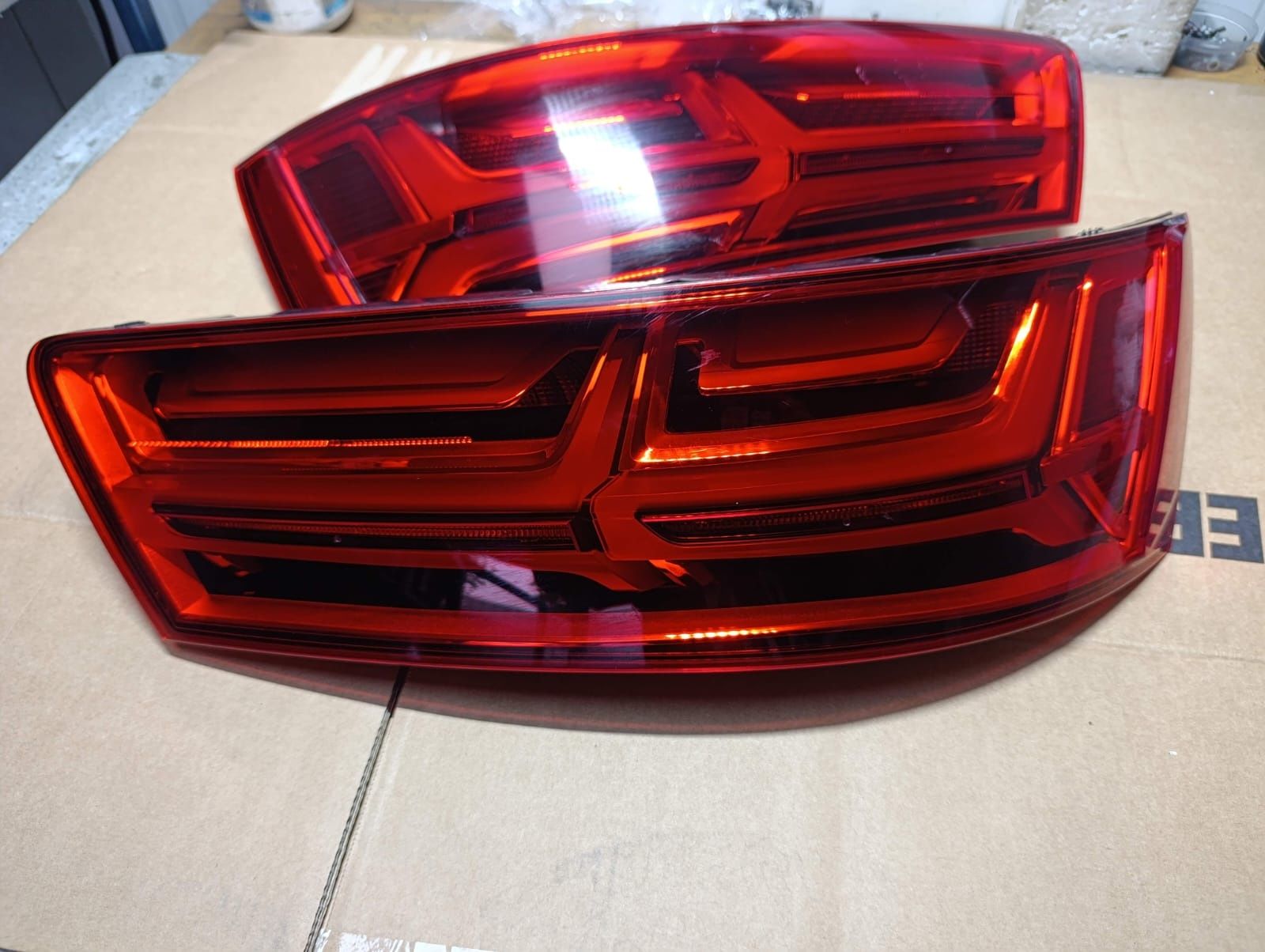 lampy tył Audi Q7 4M0