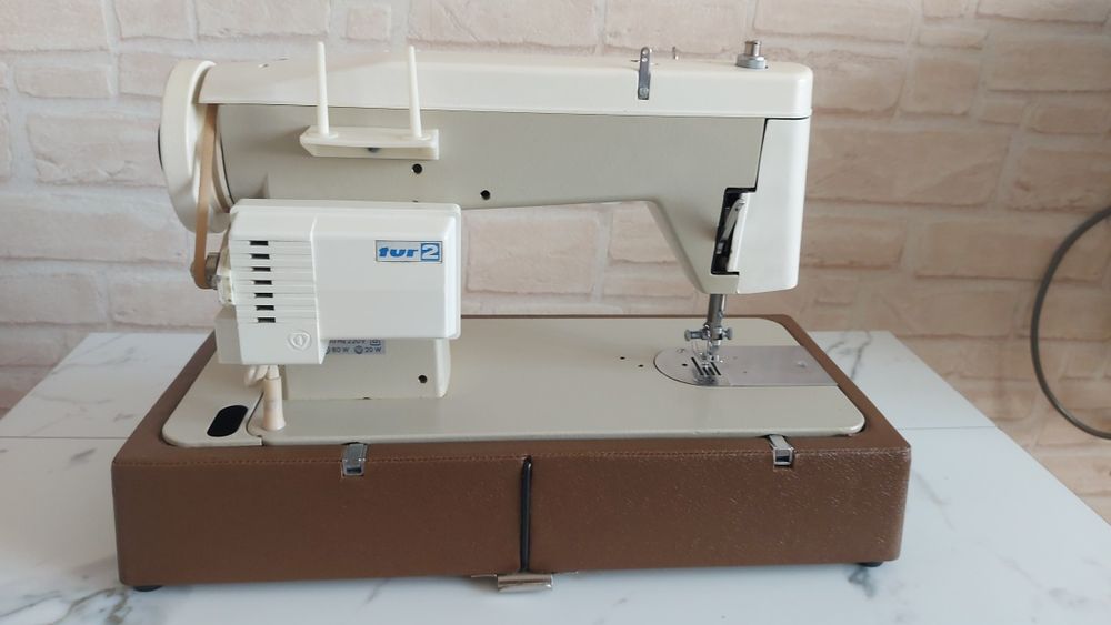 Maszyna do szycia Łucznik 466