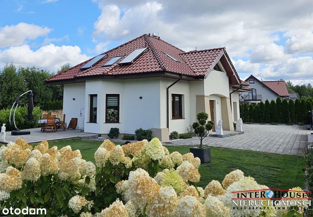 Wolnostojący dom z pięknie zagospodarowaną działką, ul. Gruszkowa