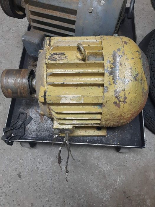 Електро мотори 4.5 і 7 кВт 380В 3 шт. В робочому стані