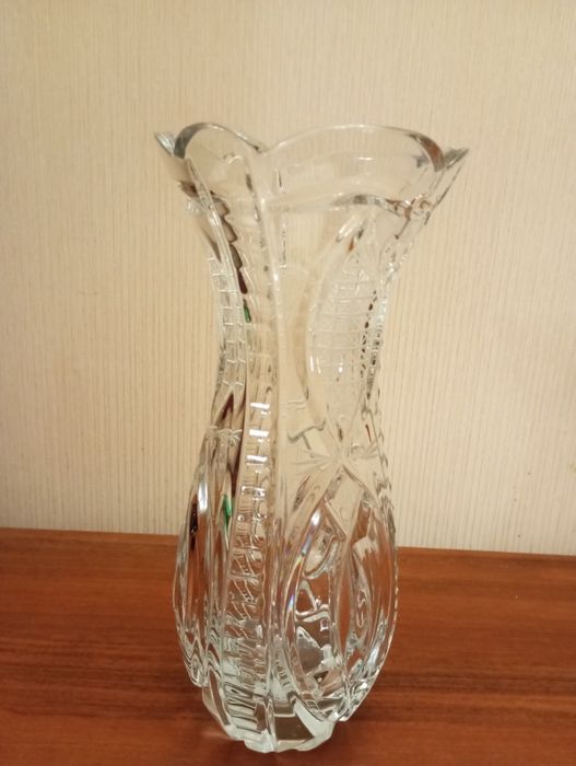 Новая хрустальная ваза