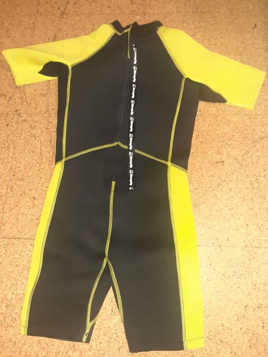 Fato de surf tamanho 10 anos