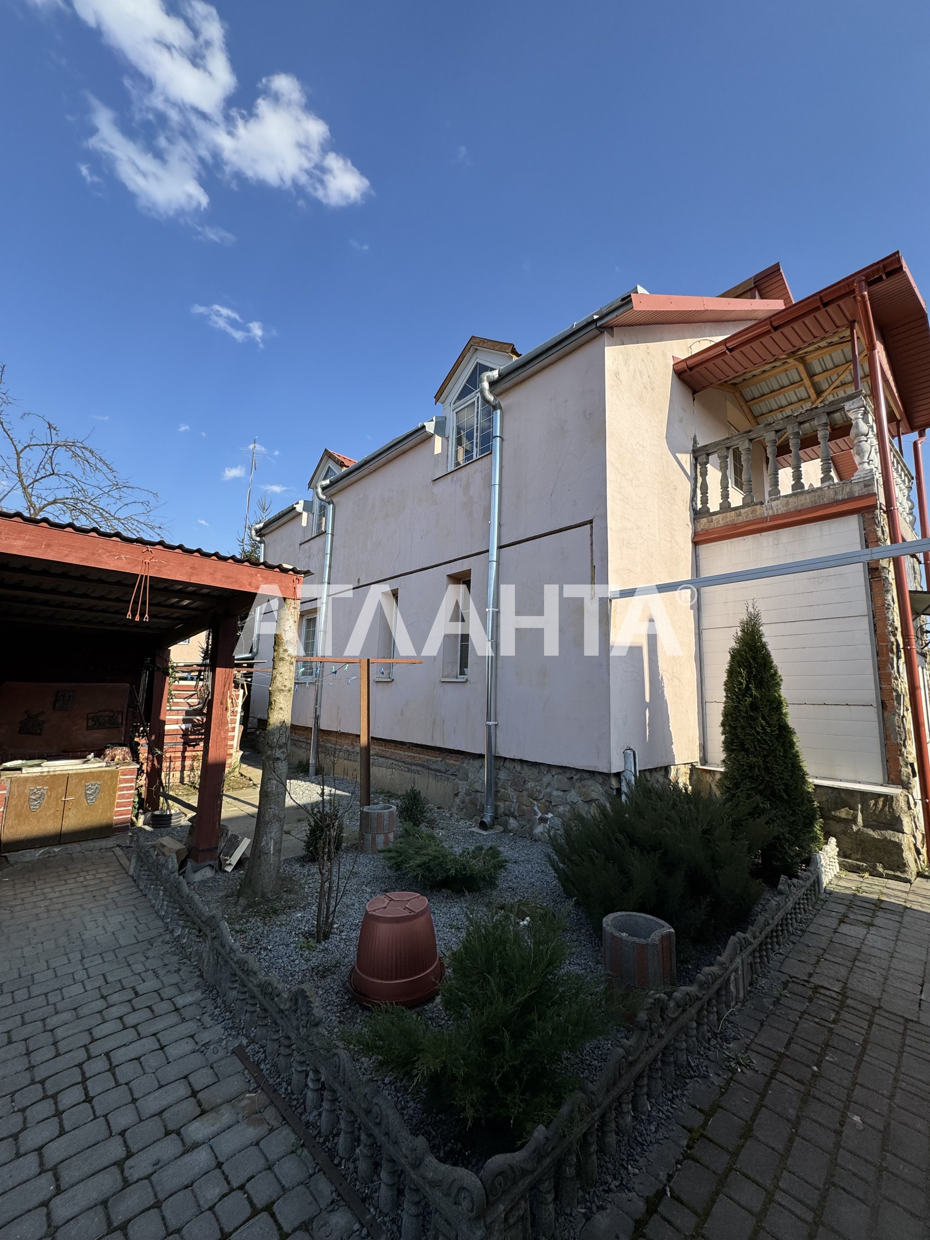Продається  будинок близько Львова.