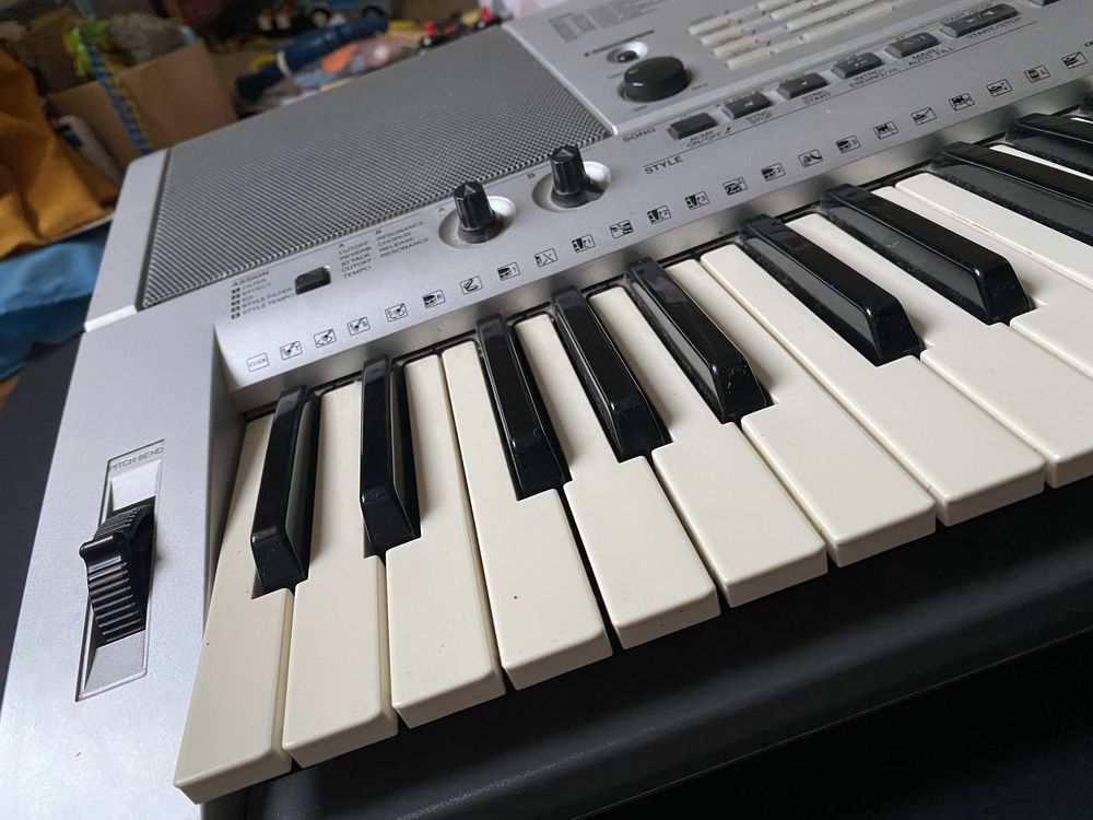 Yamaha PSR-E403 синтезатор