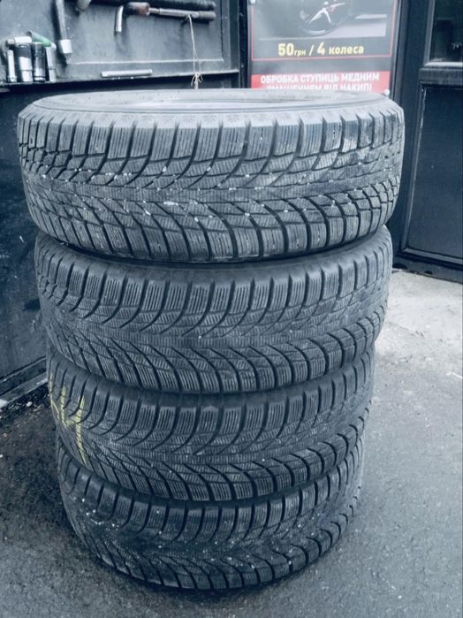 215 60 16 kumho korea зима 4 штуки протектор 95%