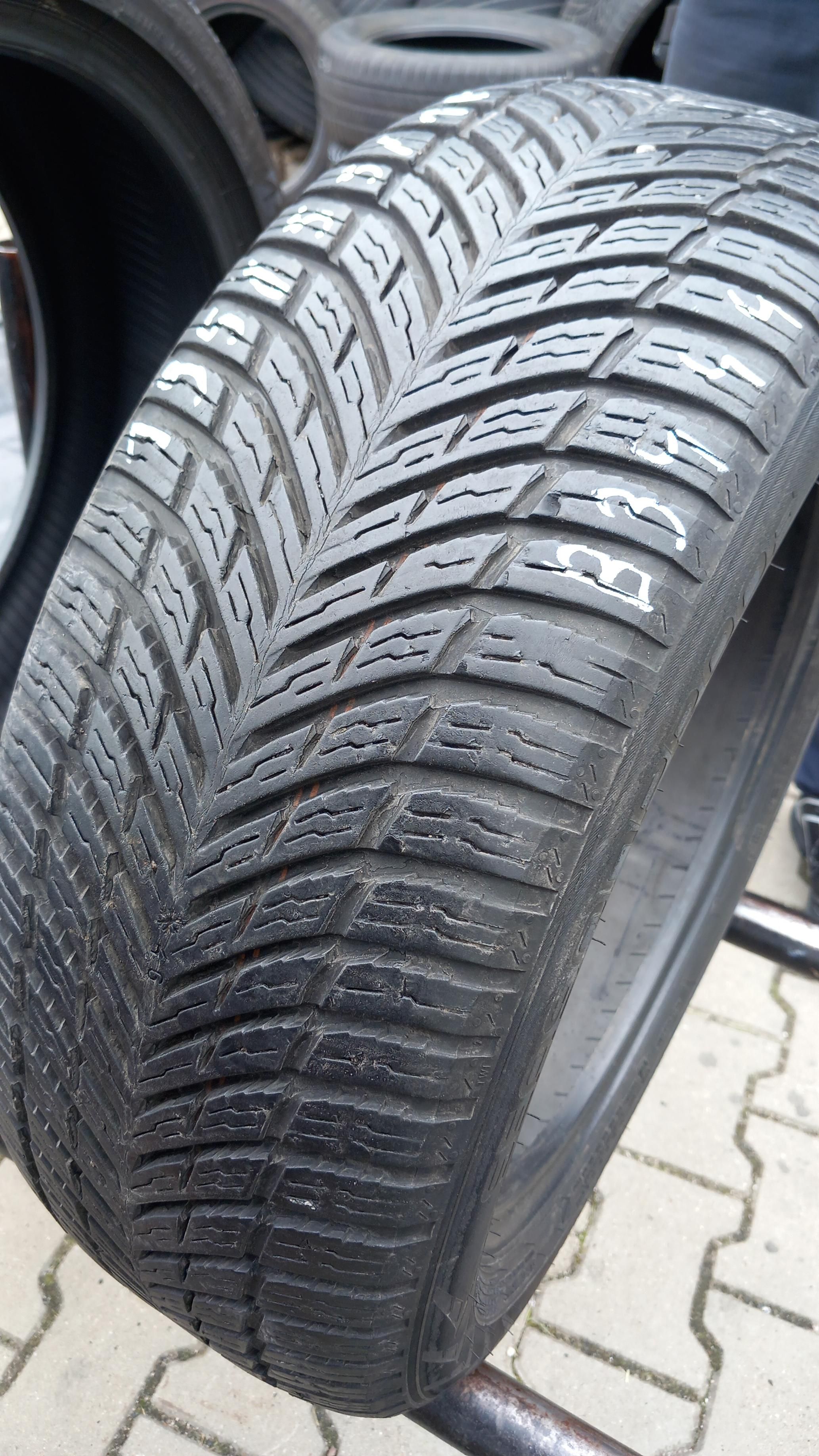 195/55/16 Nokian SeasonProof 87H