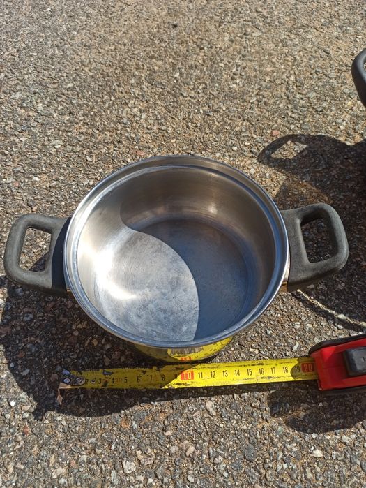 Продам кастрюля .