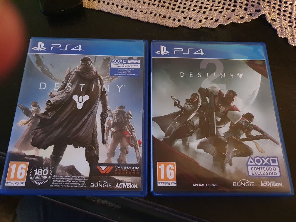 Vendo 2 jogos ps4 usados