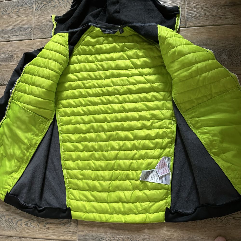 REGATTA. Чоловіча  куртка , демісезонна. Оригінал. Розмір - М ; L ; XL