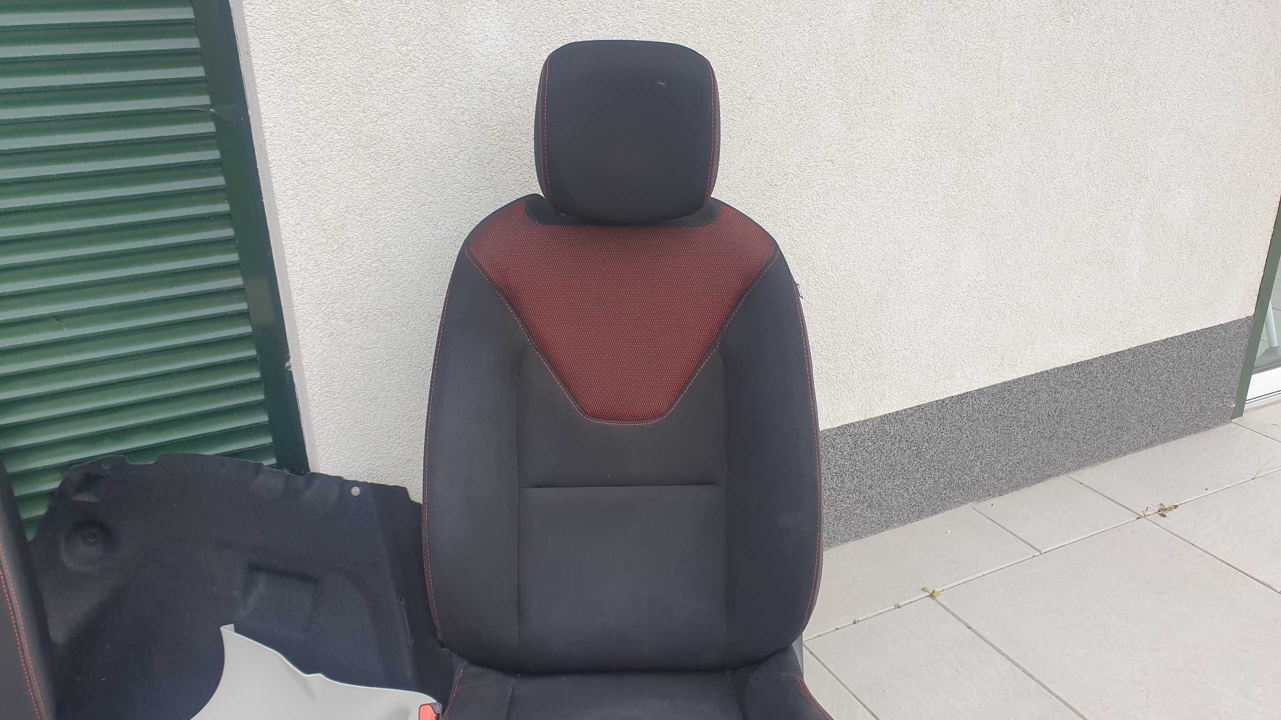 Renault clio IV 4 tylna kanapa fotel przekładka z vana pasy boczki /54