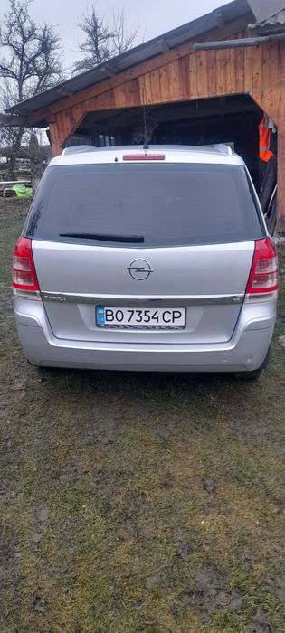Продам автомобіль Опель Zafira