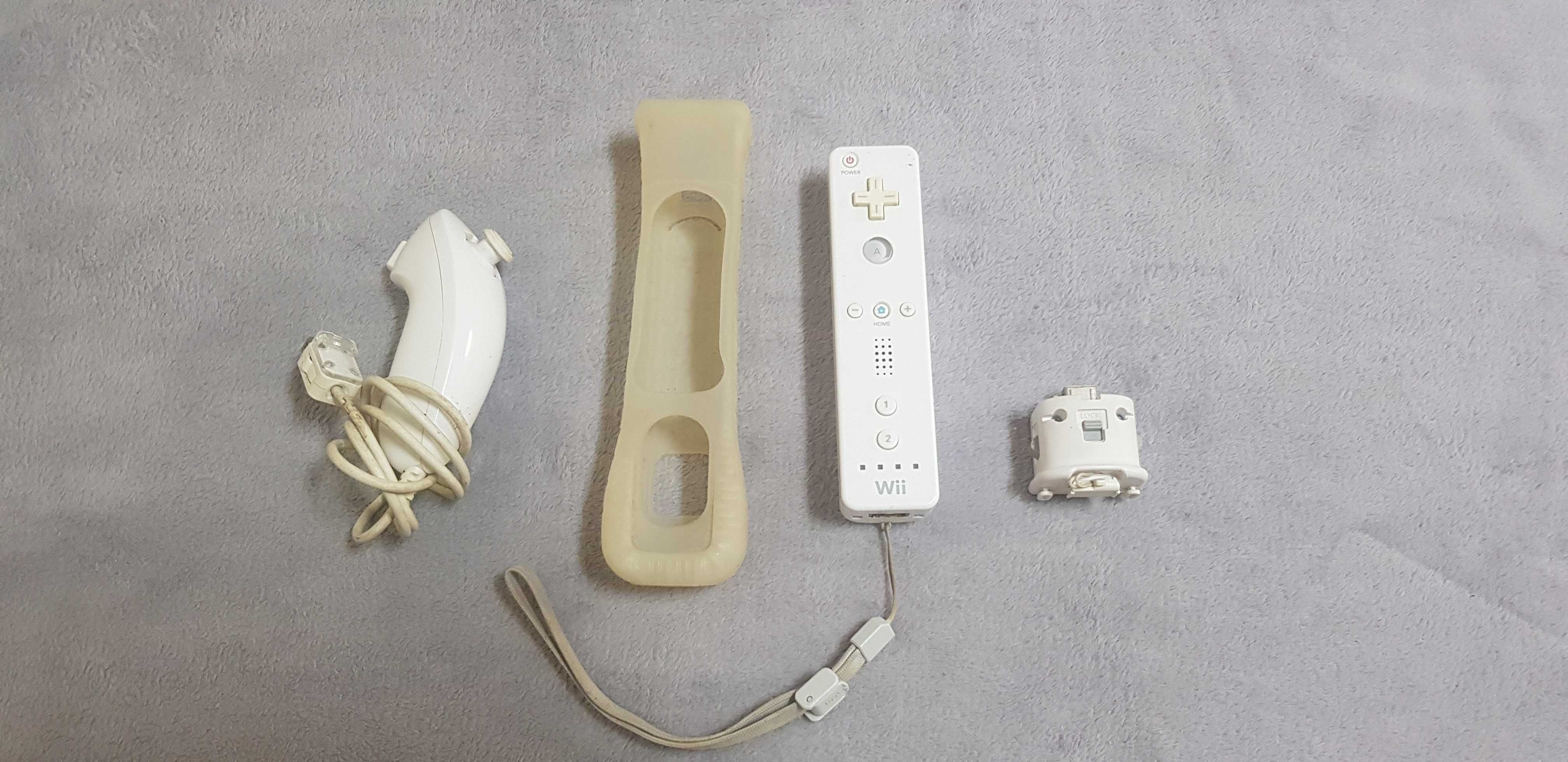 Consola WII + conjunto de acessórios e jogos