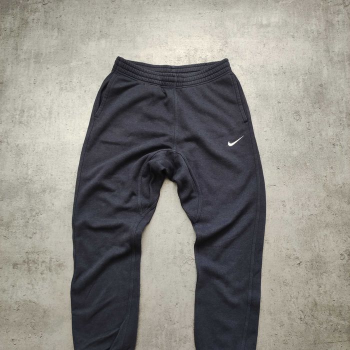 MĘSKIE Spodnie Dresowe Granatowe Bawełna Logo Haft Joggery Sport Nike