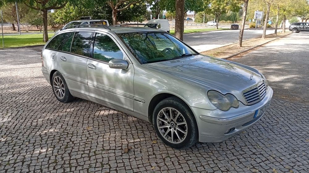 Mercedes Benz 220 cdi