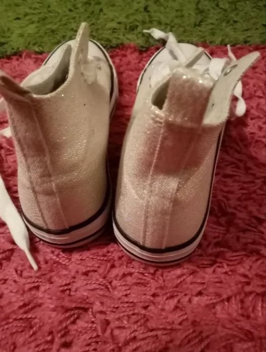 Trampki srebrne długie