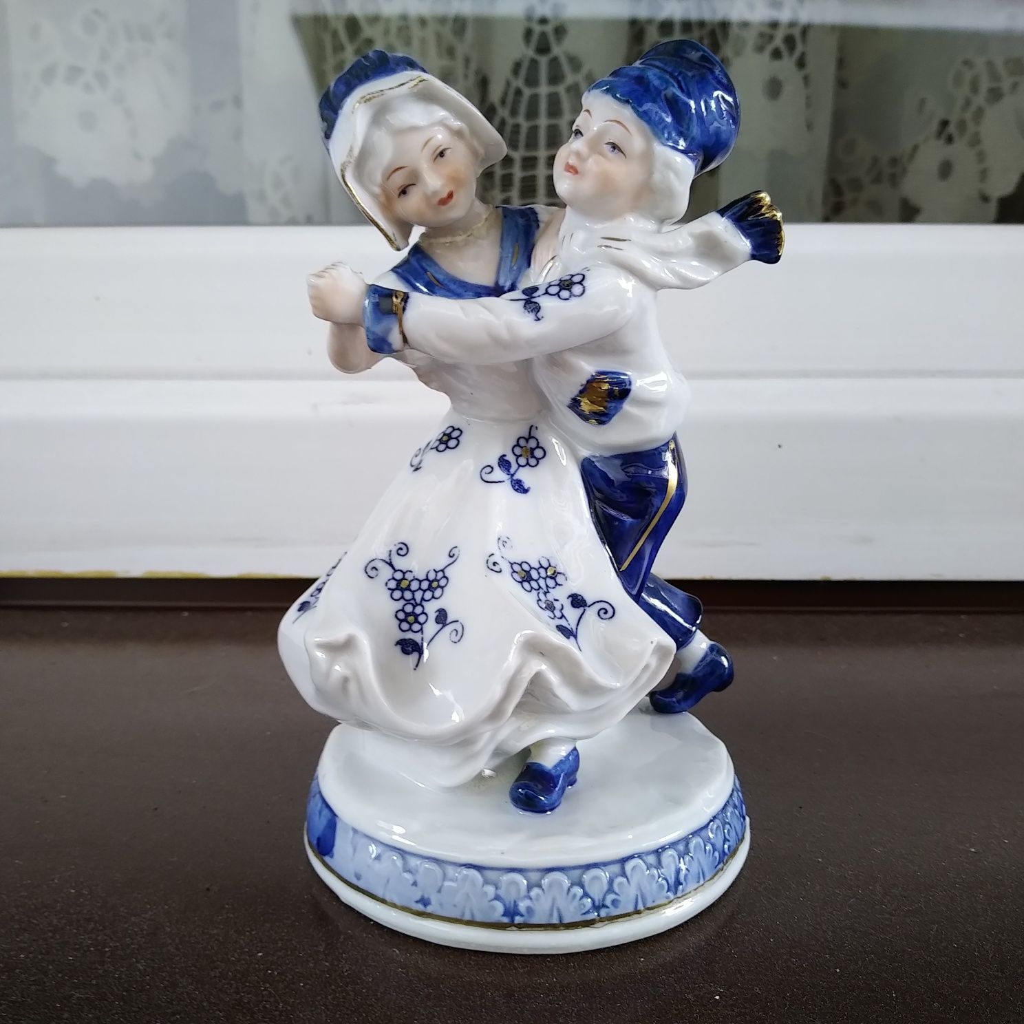 Porcelanowa figurka