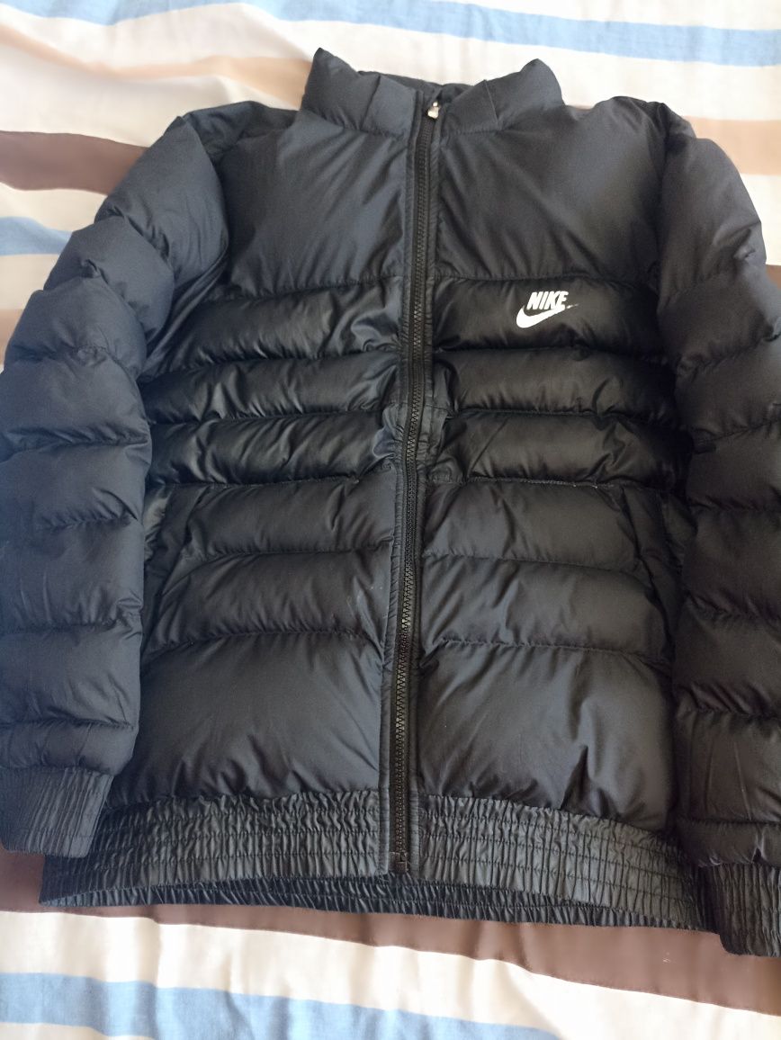Куртка Nike жіноча