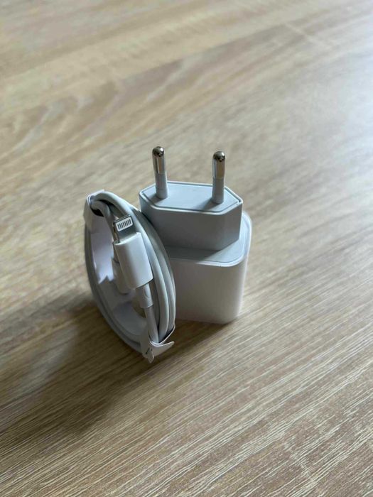 Kompaktowa szybka ładowarka do iPhone 20W + przewód Lightning 1metr