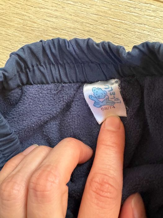 ocieplane granatowe spodnie na zime 68/74